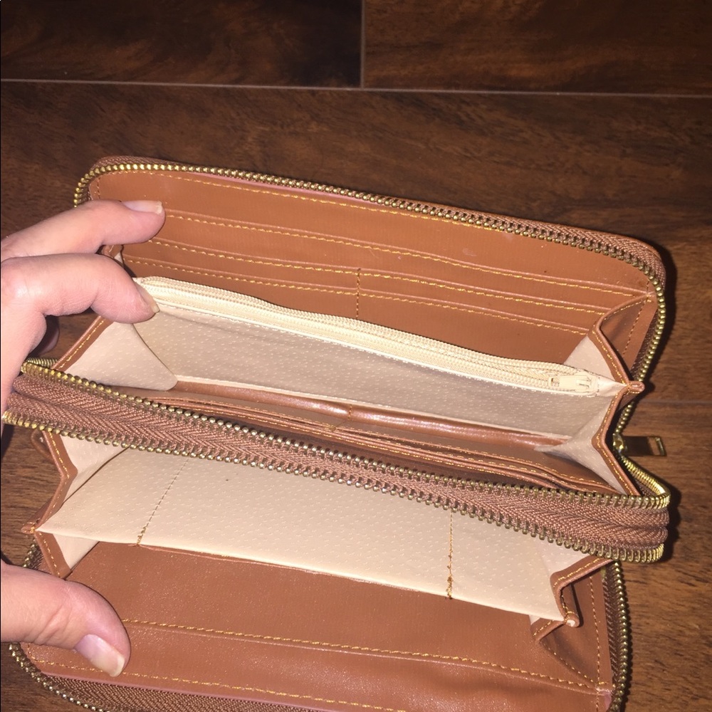 Wallet ⭐️ ⭐️ ⭐️ - Picture 3 of 4